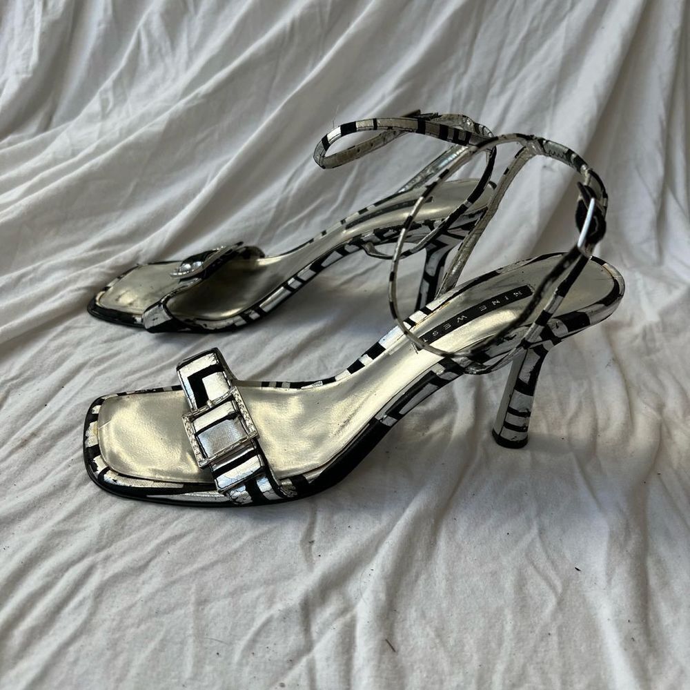 Nine West Yess Silver and Black Ankle Strap Heel Sandals - 9M